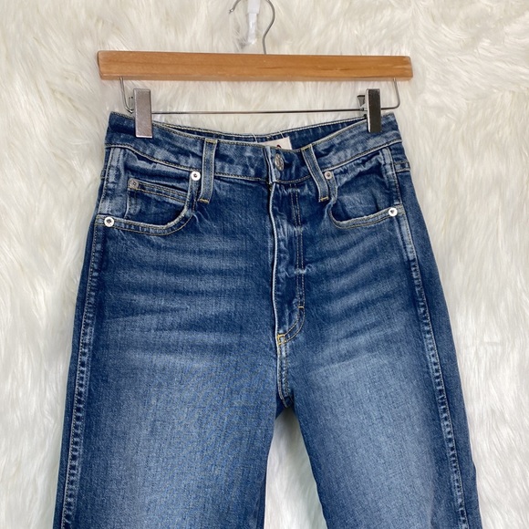 AMO
Chloe Crop Raw Hem Jeans - Picture 6 of 13